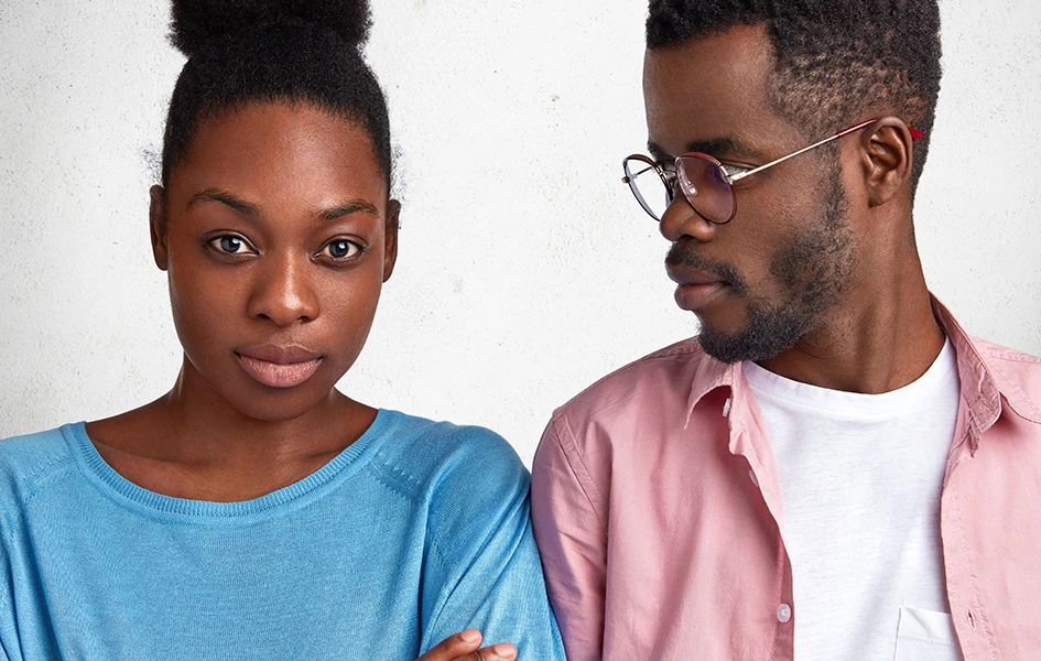 Comment savoir si votre copine vous trompe : les signes qui ne mentent pas ! : Reconnaissez les signes d’infidélité chez votre copine avec des conseils adaptés à Abidjan et Côte d’Ivoire.