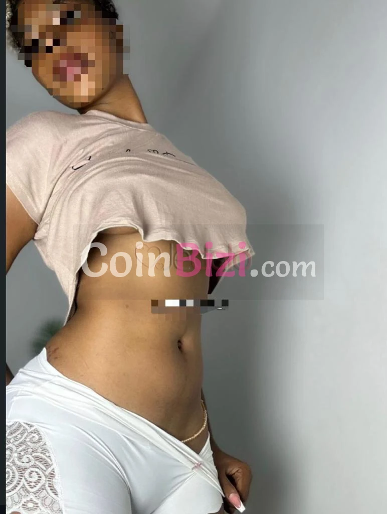 Femme de 19ans Réçoit/Se déplace pour Rencontres - Escortes Rencontre occasionnelle à Yamoussoukro