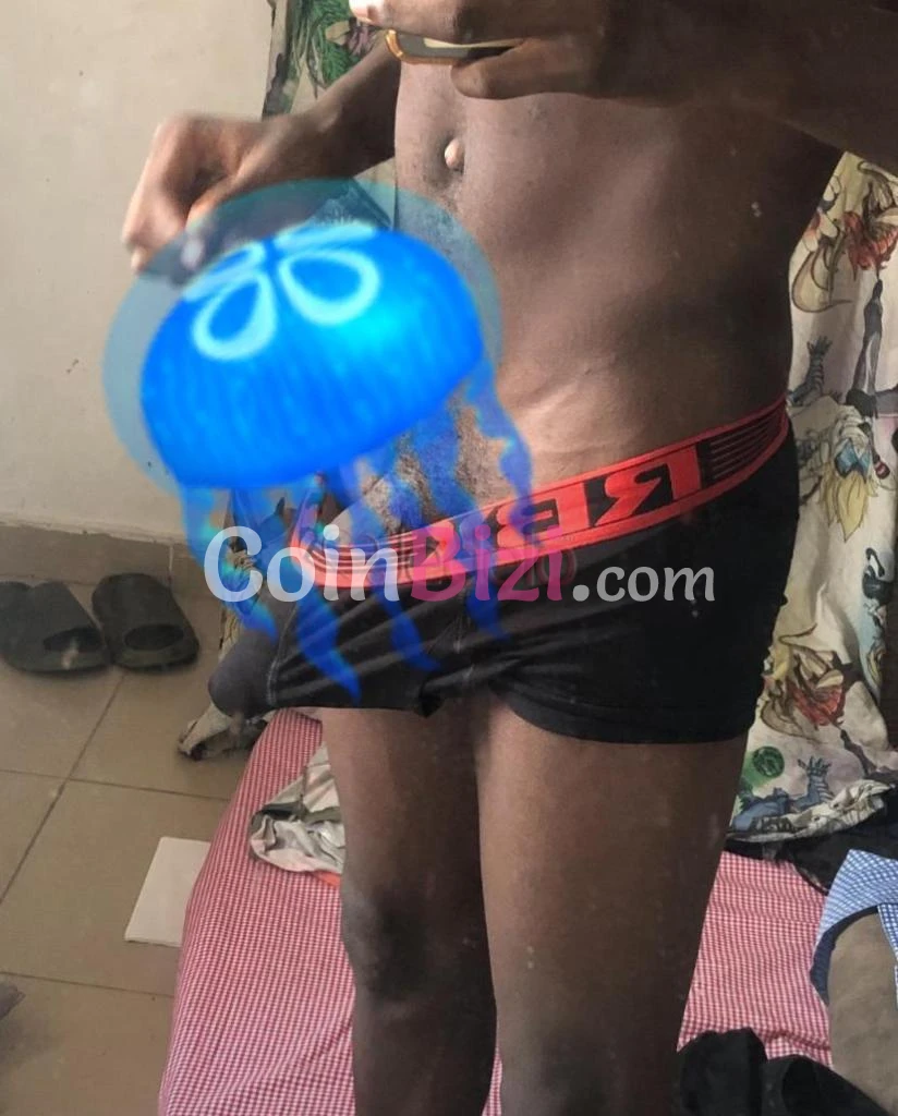 Homme de 20ans Réçoit/Se déplace pour Rencontres - Escortes Escort Boys à Abidjan, District D'
