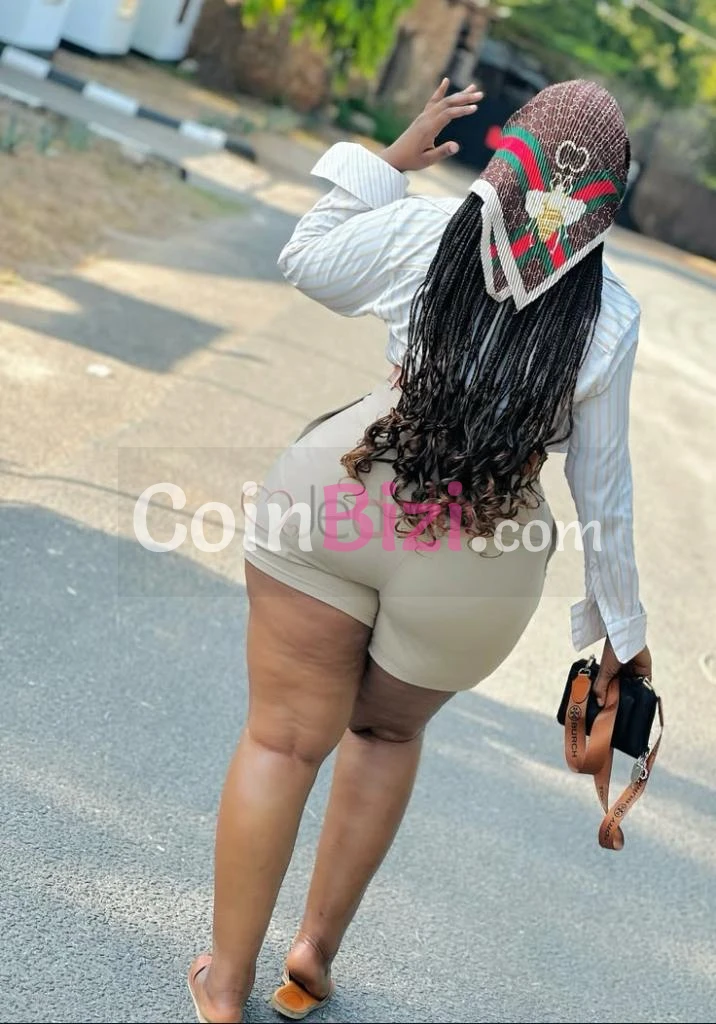  de  ans  pour Massages - Service Massage Massage sensuel ou érotique à Abidjan, Cocody